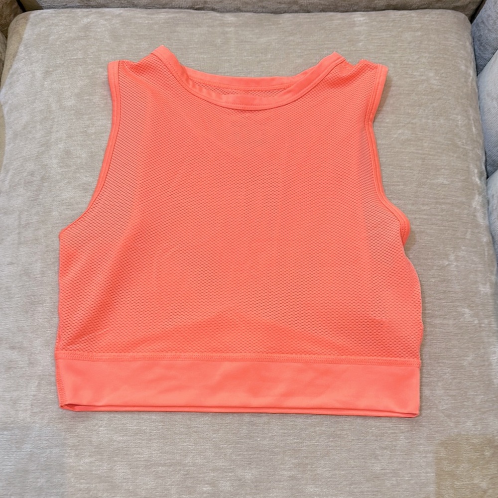 NWOT Nike Dry fit Mesh Crop Top Size Small